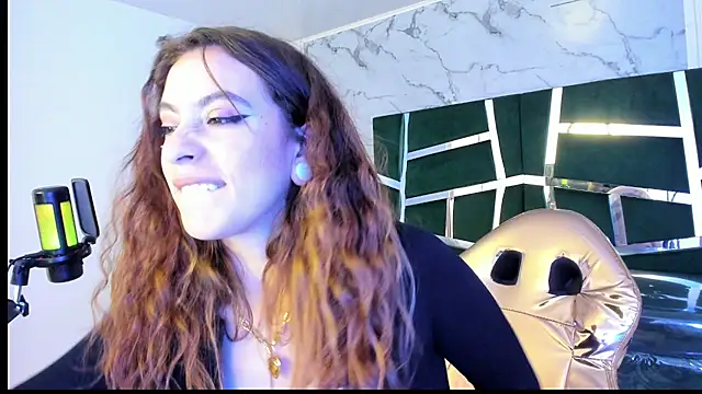 DamiaOshun_ch webcam