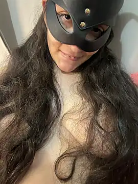 novinhoscasal live room snapshot on Stripchat