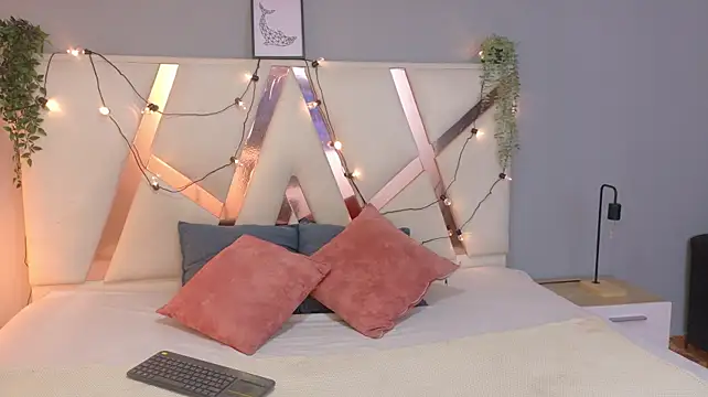 Chloe_and_Scarlett