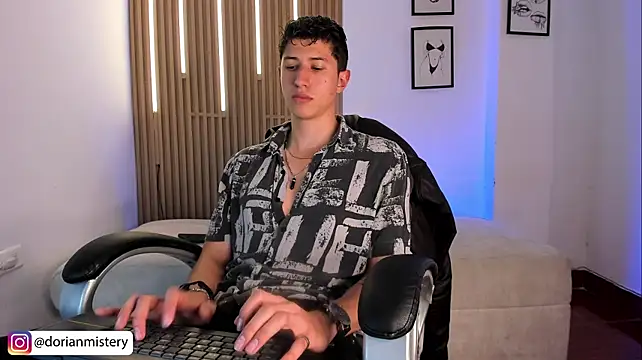 Dorianmistery2322_ webcam