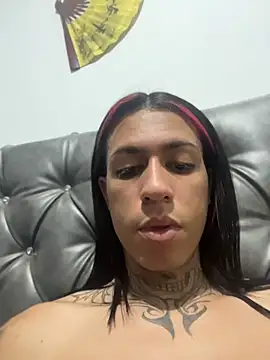 ArohomLester_ webcam
