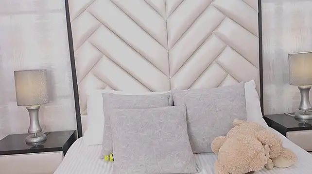 KikiiLove live cam preview