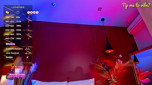 Mayzzie live cam on StripChat