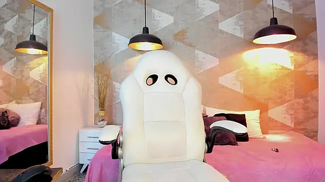 LalilaBrunettee webcam