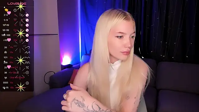 AnyaTaylor_ webcam