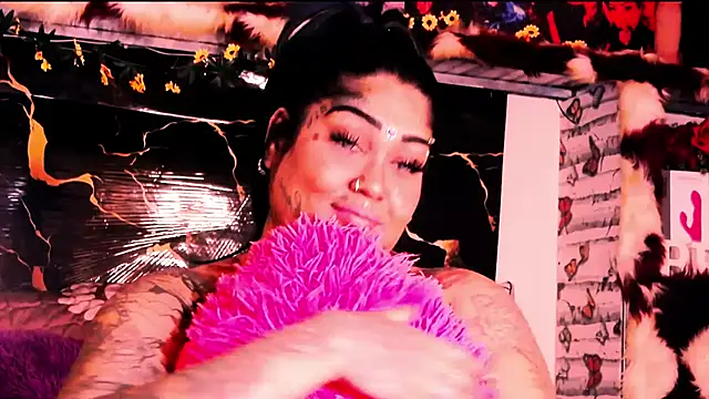 indian_dreamgirl webcam