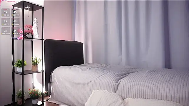 ClarineCasebolt webcam