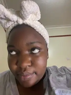 sweet18creamybigpussy webcam