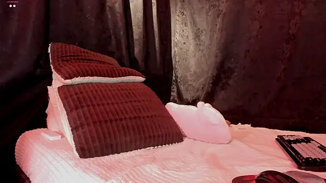 MiaKnox webcam