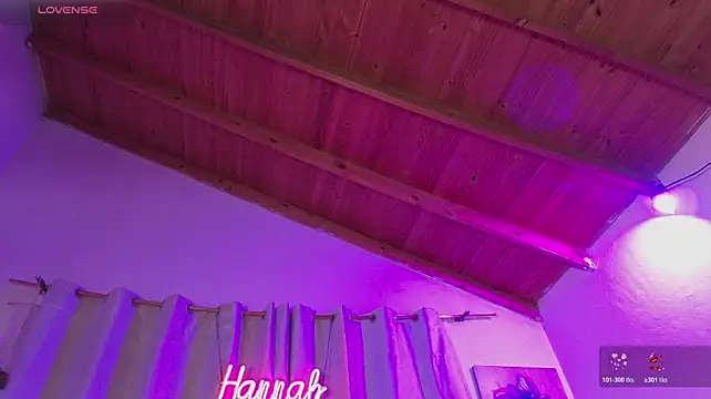 HANNAH_LOVEE webcam