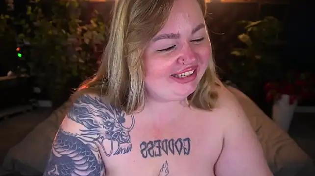ZaraReignn webcam