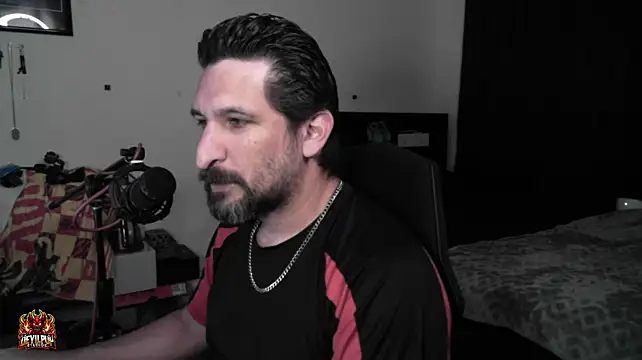 DevilPup75_ webcam
