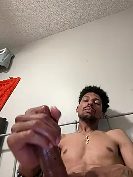 BigPrettyDick777 webcam