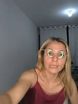 AlexaFoxx_ webcam