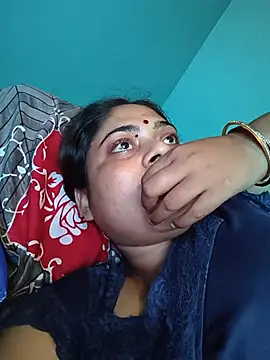Aanushka webcam