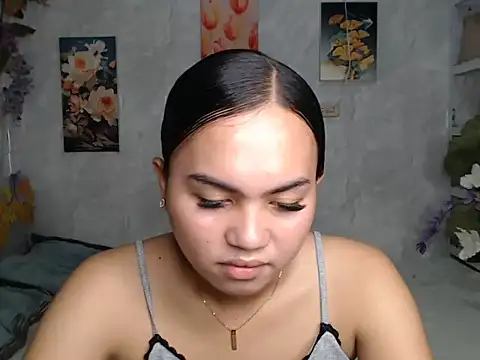 ur_asiankat webcam