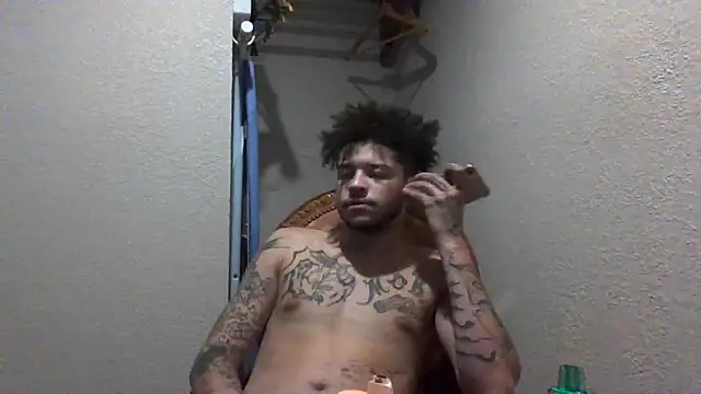 Lilmissmagicc webcam