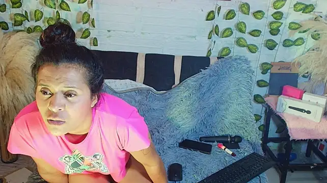 mia_taylor94 webcam