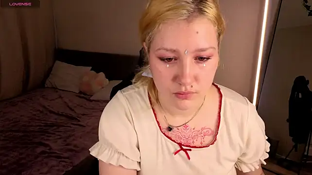 Lollybunnyy webcam