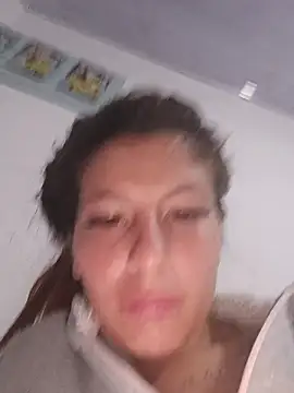 Nahomi-lov webcam