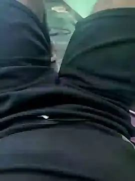 DenseElement35 live cam on StripChat
