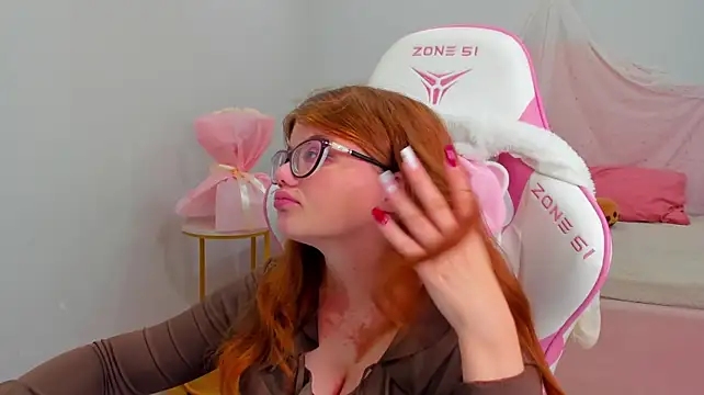 ChloeHalses webcam