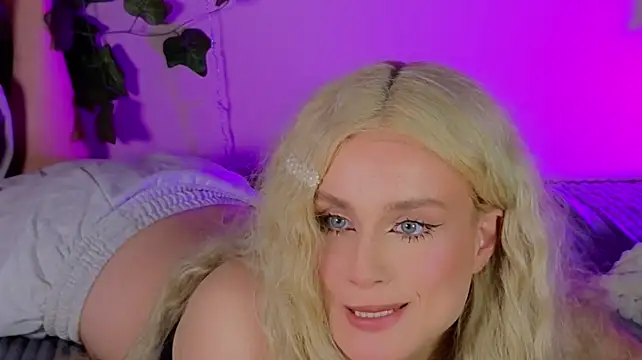 cumboydoll webcam