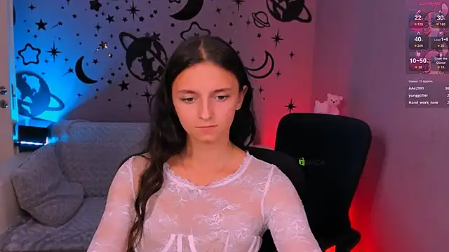 caroline_honeyy webcam