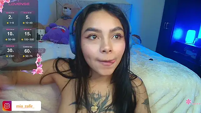 mia_zafirr webcam