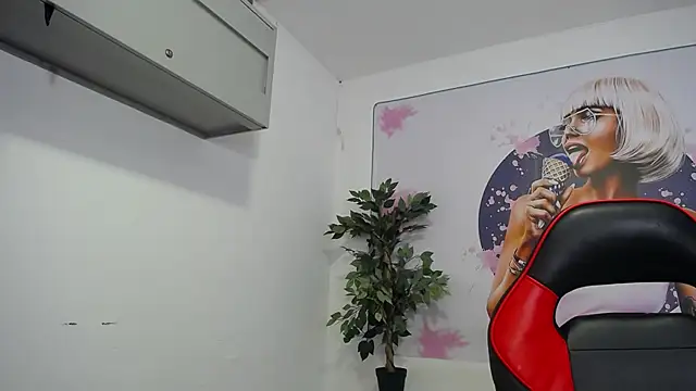 esmeralda_bigass19 webcam
