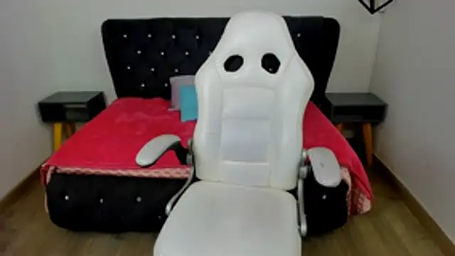 Issaa_Tyler webcam