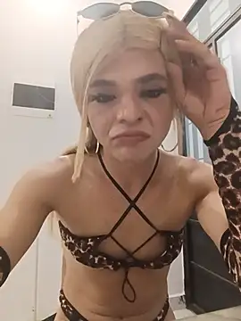 ShainaMonroe live cam preview