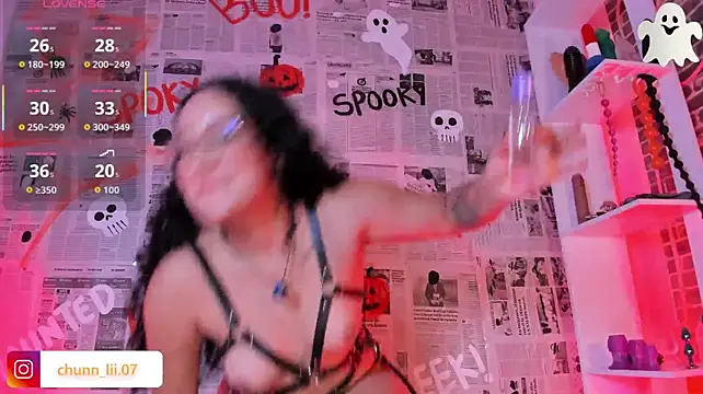 chunn_liioo live cam on StripChat