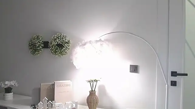 VeliaSai live sex cam