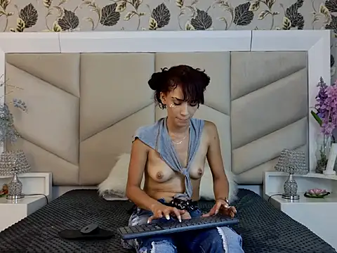 SabinaCruz live cam on StripChat