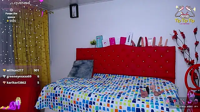 thalia_mills19 live cam on StripChat
