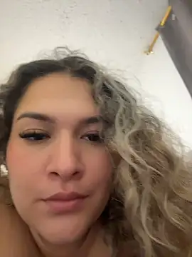 Sara_smiiith211 webcam