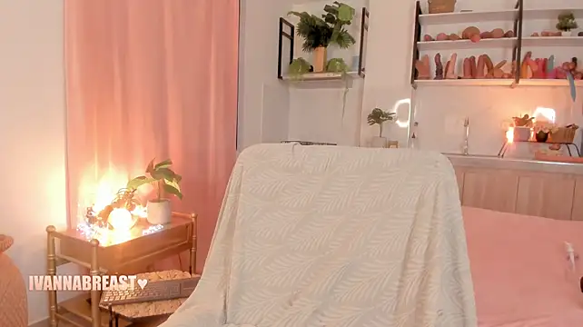 Ivannabreast_Official webcam