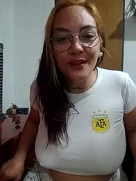 kuramaqueen webcam
