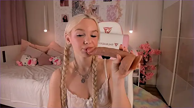 Ella_Lane webcam