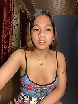 sluttycummer_juliana webcam