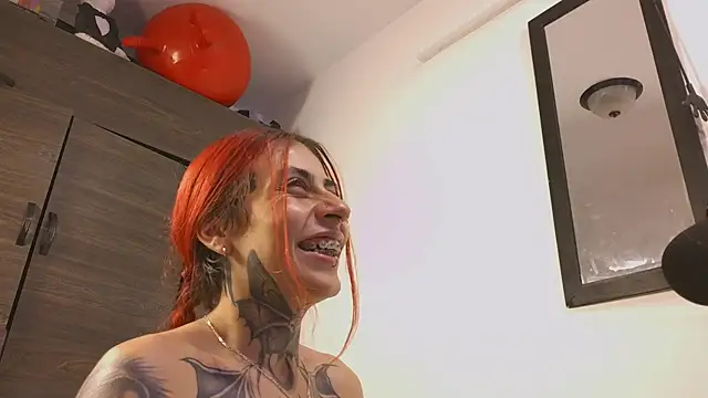 selene_red_ live cam preview