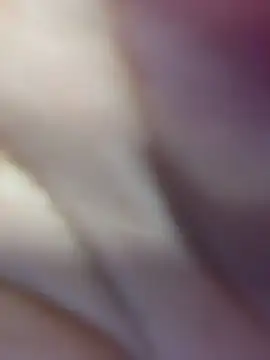 Hilary_pinkk webcam