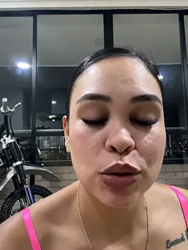 FOX_LATINA live cam preview