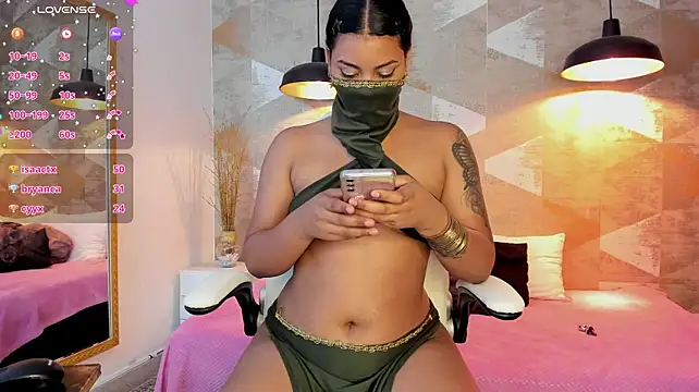 LalilaBrunettee live cam preview