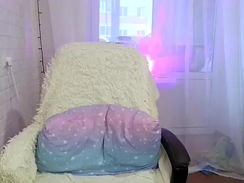Raveliay live cam preview