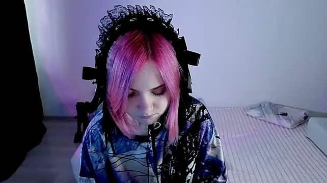 Hikkacat live cam preview