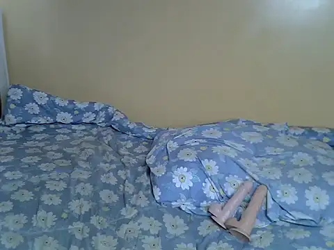 PetitePeachyy webcam