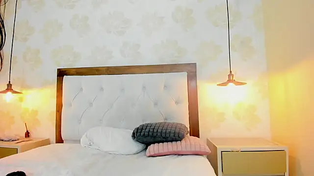 ZOE_COLLINS4 webcam