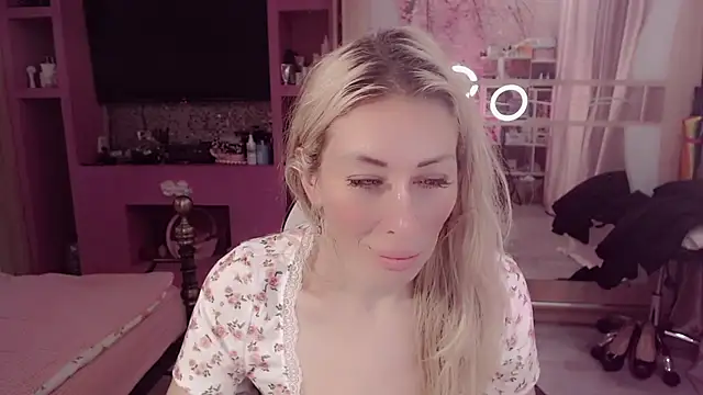 AnnieGOld_ webcam